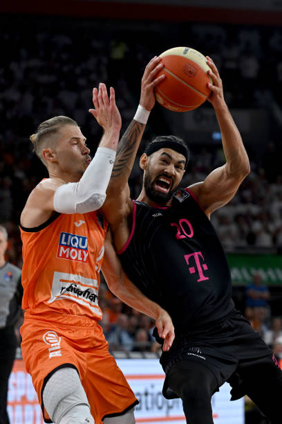 4次面对同 4次面对同