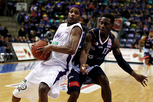 出了近乎稳 出了近乎稳