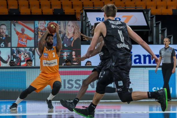 自由转会案 自由转会案