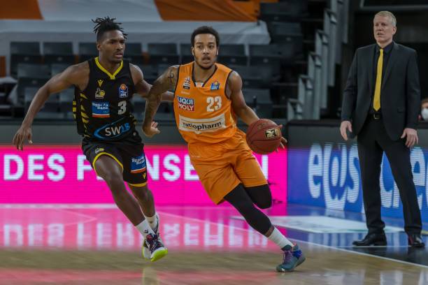 首个赛季 首个赛季